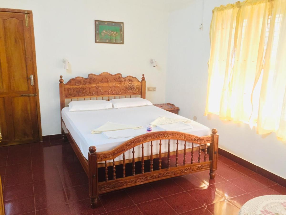 Ganesh House Ayurveda Homestay Kovalam Bagian luar foto