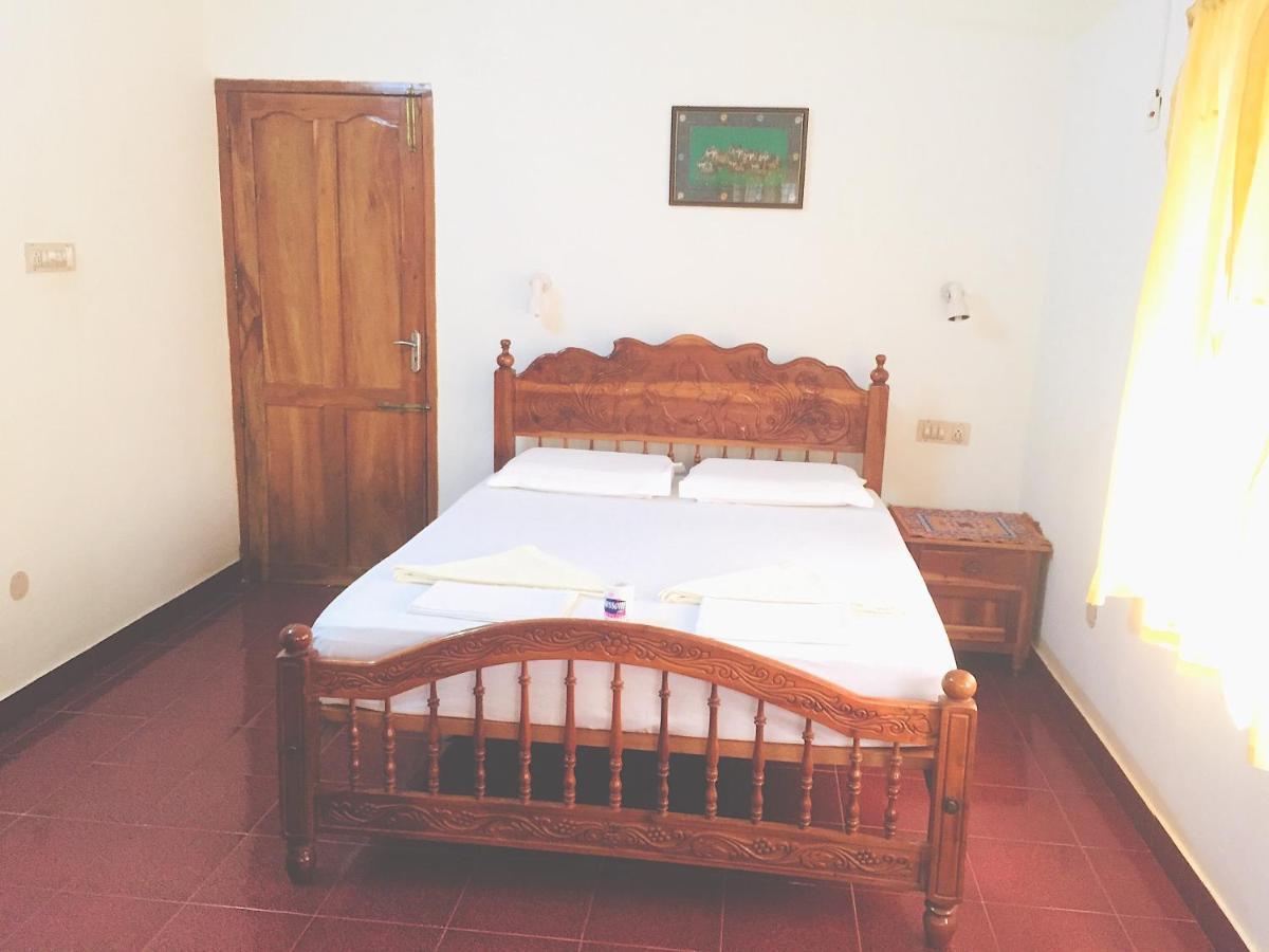 Ganesh House Ayurveda Homestay Kovalam Bagian luar foto